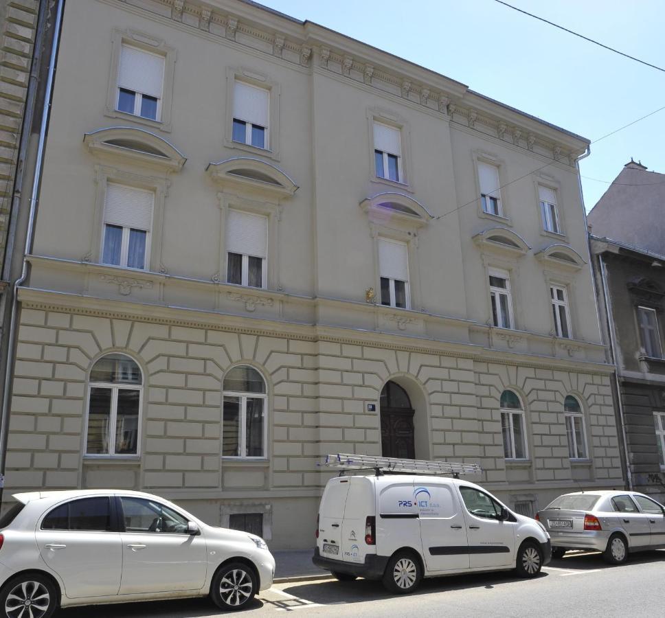 Apartment Calliope Zagreb Buitenkant foto